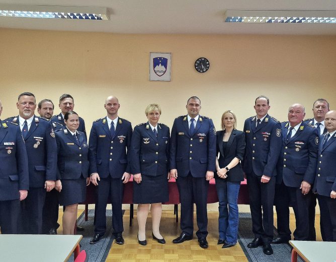 Podpis pogodb o opravljanju lokalne javne gasilske službe v Mestni občini Ptuj